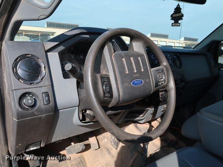 image for item JP9367 2016 Ford F250  Crew Cab pickup truck