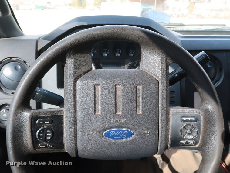 image for item JP9367 2016 Ford F250  Crew Cab pickup truck