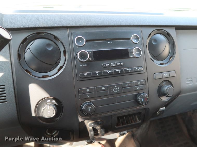 image for item JP9367 2016 Ford F250  Crew Cab pickup truck