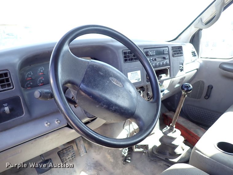 image for item JP9368 2000 Ford F650  utility / service truck