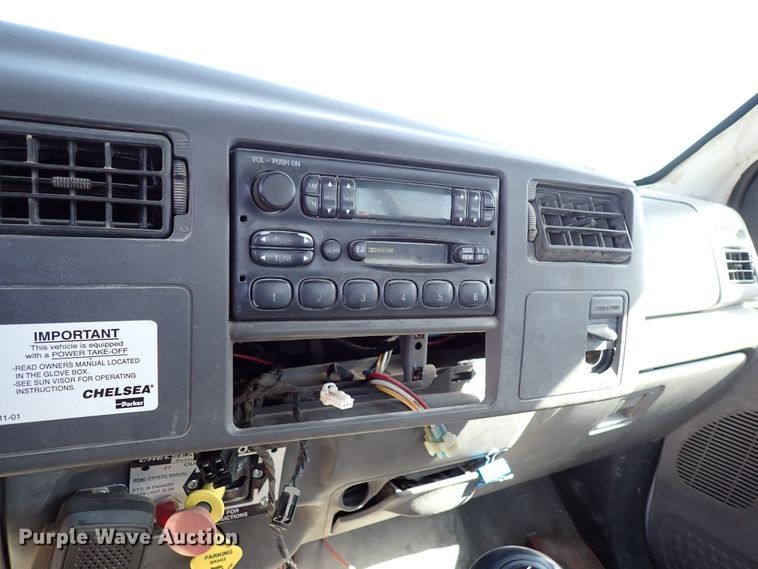 image for item JP9368 2000 Ford F650  utility / service truck