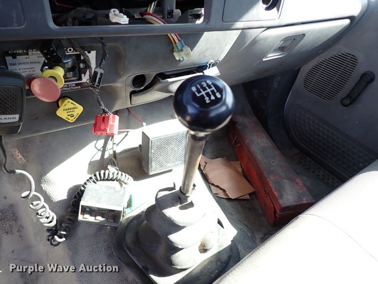 image for item JP9368 2000 Ford F650  utility / service truck