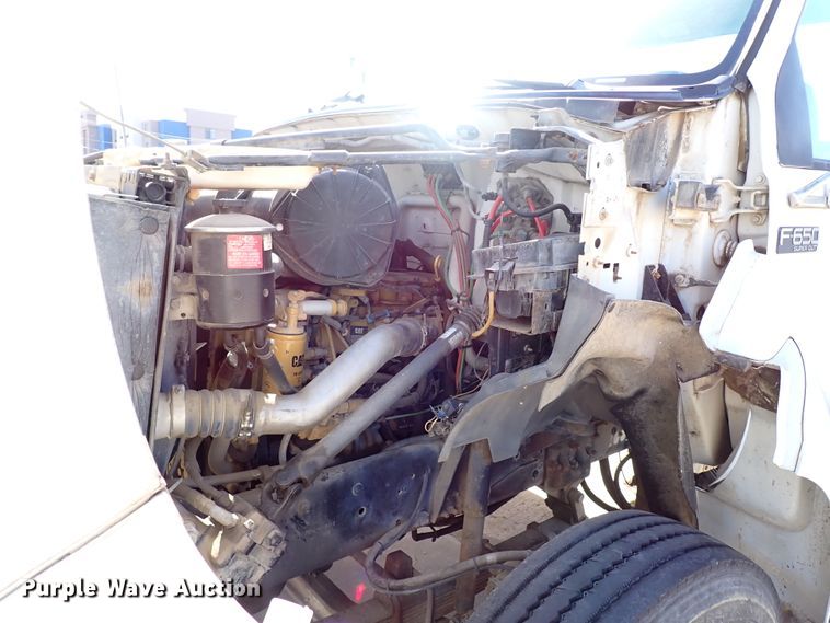 image for item JP9368 2000 Ford F650  utility / service truck