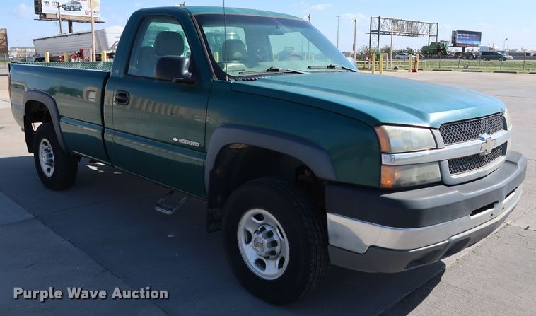 image for item JP9369 2004 Chevrolet Silverado 2500HD  pickup truck