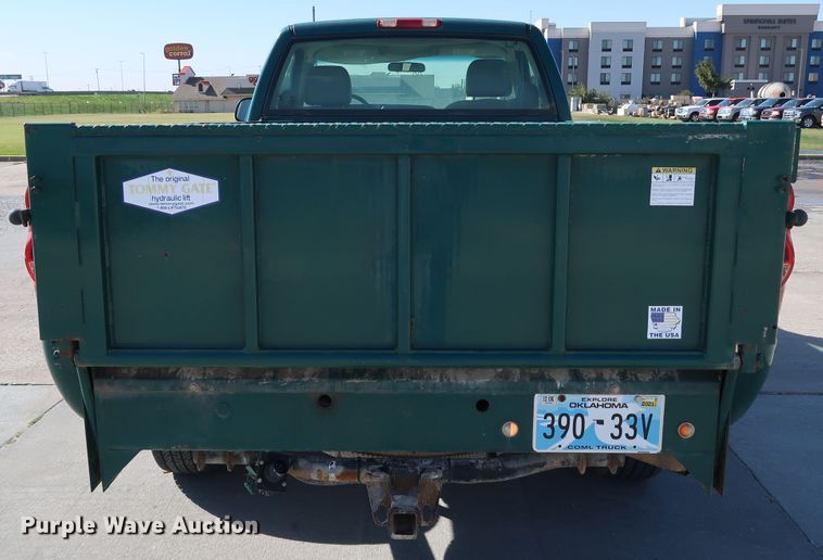 image for item JP9369 2004 Chevrolet Silverado 2500HD  pickup truck