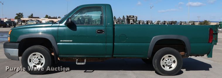 image for item JP9369 2004 Chevrolet Silverado 2500HD  pickup truck