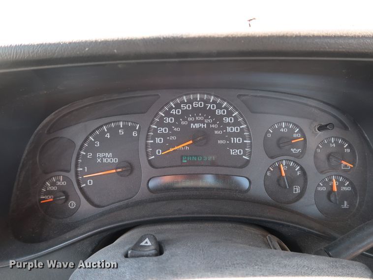 image for item JP9369 2004 Chevrolet Silverado 2500HD  pickup truck