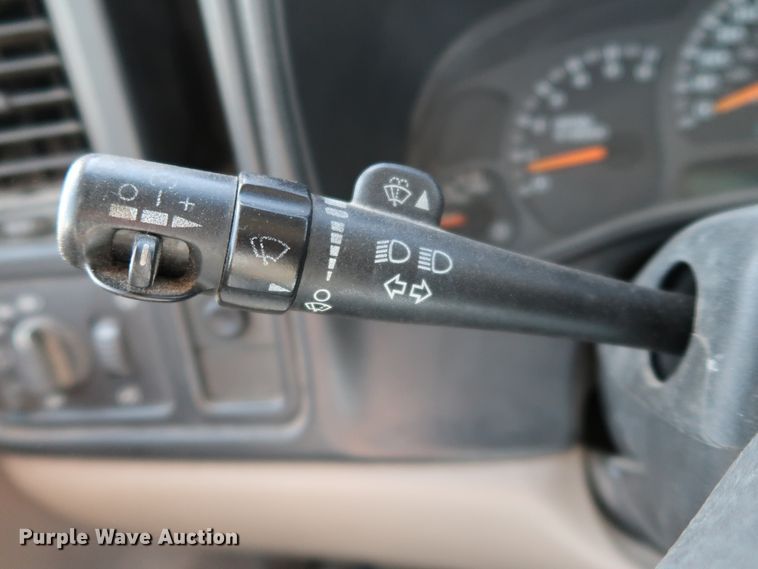 image for item JP9369 2004 Chevrolet Silverado 2500HD  pickup truck