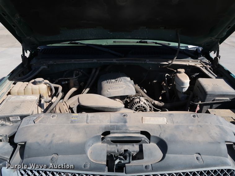 image for item JP9369 2004 Chevrolet Silverado 2500HD  pickup truck