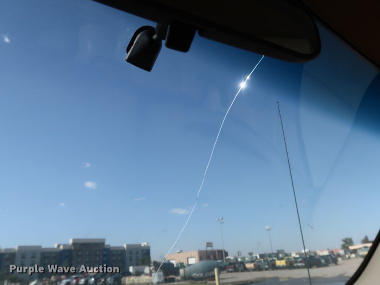 image for item JP9369 2004 Chevrolet Silverado 2500HD  pickup truck