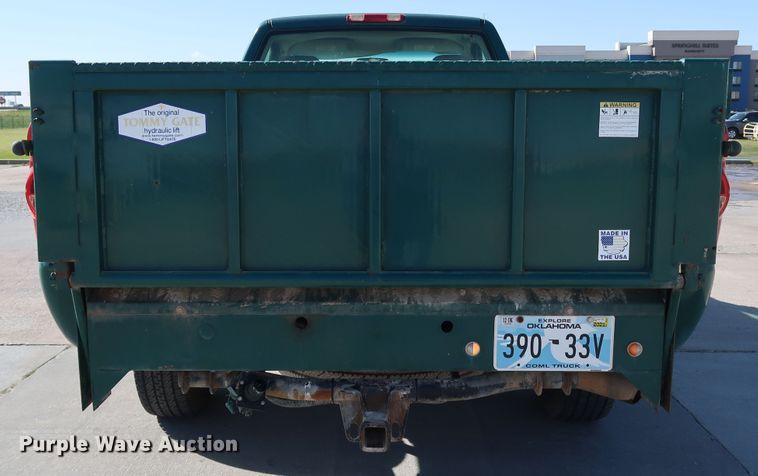 image for item JP9369 2004 Chevrolet Silverado 2500HD  pickup truck