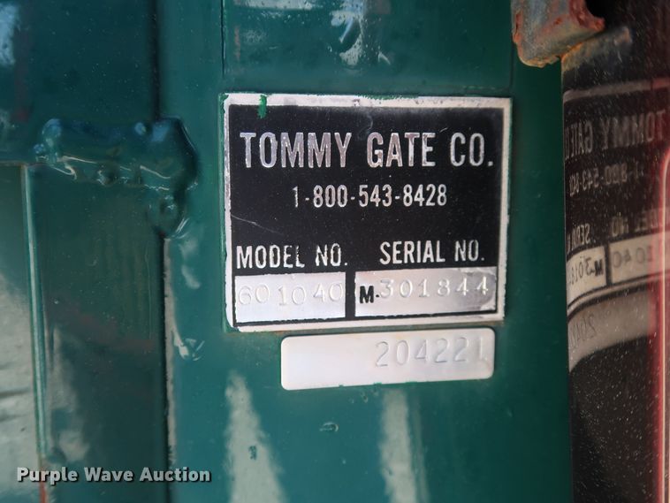 image for item JP9369 2004 Chevrolet Silverado 2500HD  pickup truck