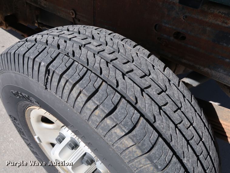 image for item JP9369 2004 Chevrolet Silverado 2500HD  pickup truck