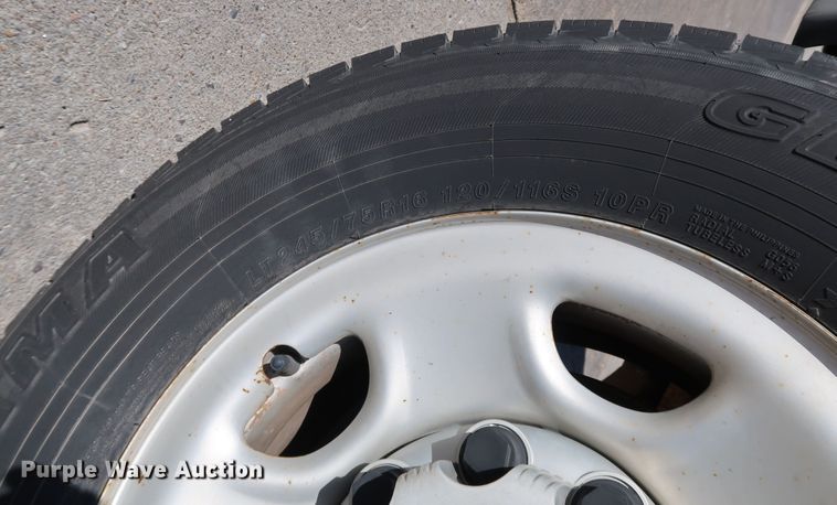 image for item JP9369 2004 Chevrolet Silverado 2500HD  pickup truck