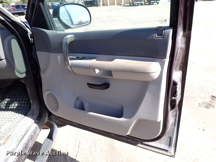 image for item JP9371 2008 Chevrolet Silverado 2500HD  Ext. Cab pickup truck