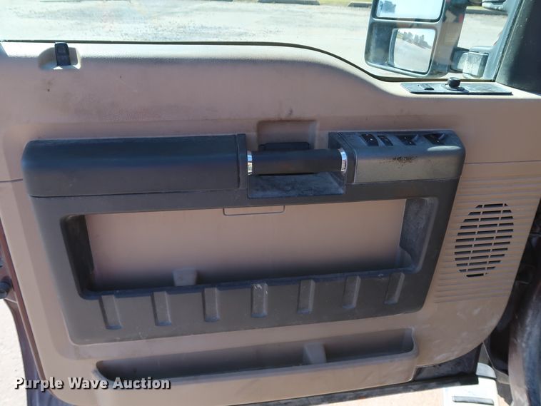 image for item JP9372 2011 Ford F250 Super Duty  Crew Cab pickup truck