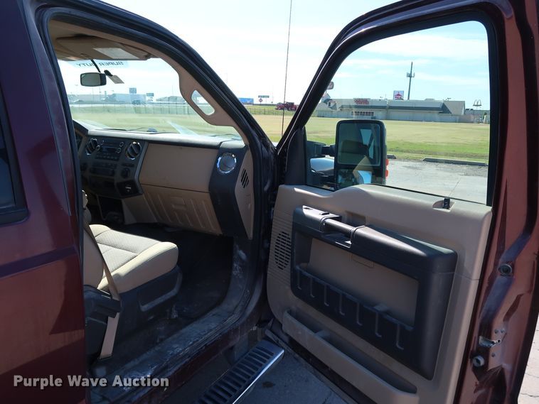 image for item JP9372 2011 Ford F250 Super Duty  Crew Cab pickup truck