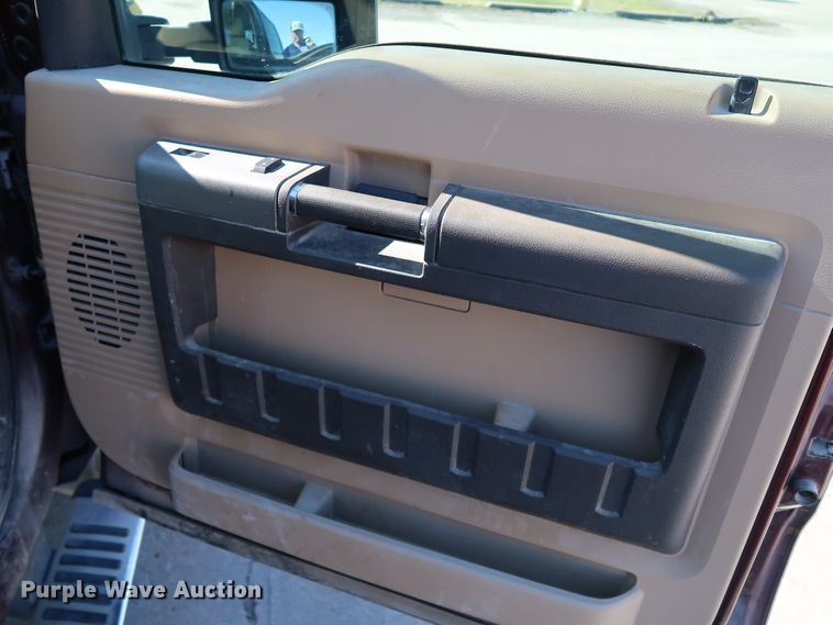 image for item JP9372 2011 Ford F250 Super Duty  Crew Cab pickup truck