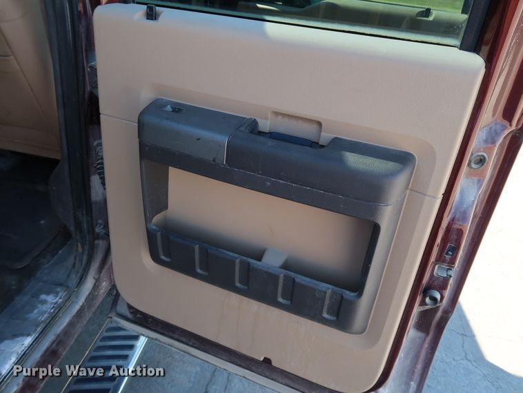 image for item JP9372 2011 Ford F250 Super Duty  Crew Cab pickup truck