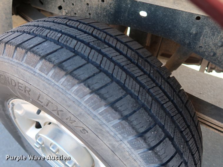 image for item JP9372 2011 Ford F250 Super Duty  Crew Cab pickup truck