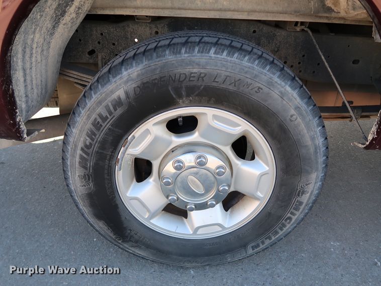 image for item JP9372 2011 Ford F250 Super Duty  Crew Cab pickup truck