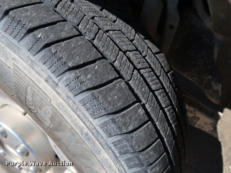 image for item JP9372 2011 Ford F250 Super Duty  Crew Cab pickup truck