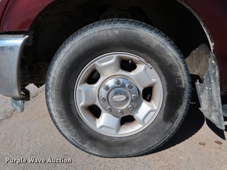 image for item JP9372 2011 Ford F250 Super Duty  Crew Cab pickup truck