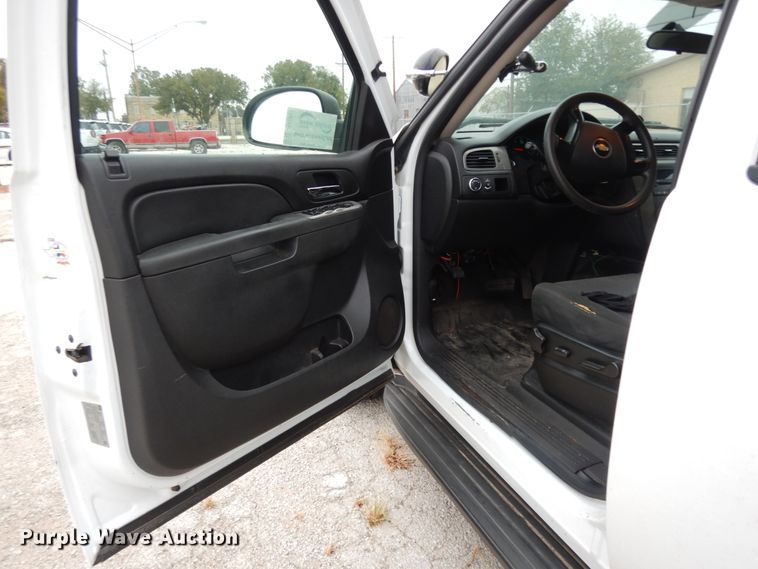 image for item DJ7457 2010 Chevrolet Tahoe  SUV