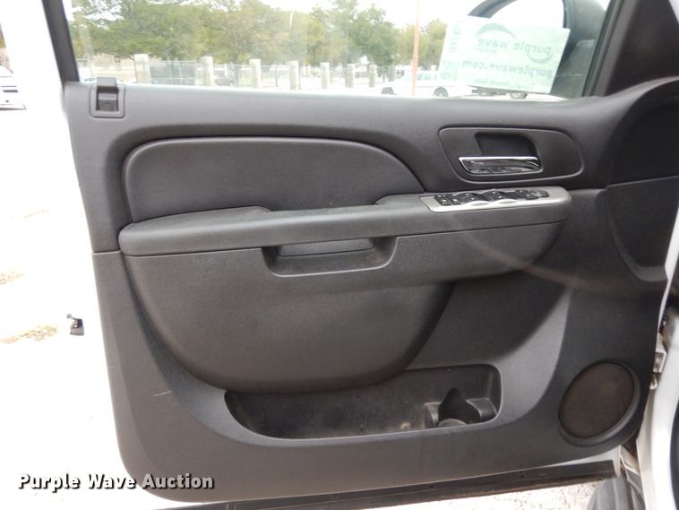 image for item DJ7457 2010 Chevrolet Tahoe  SUV