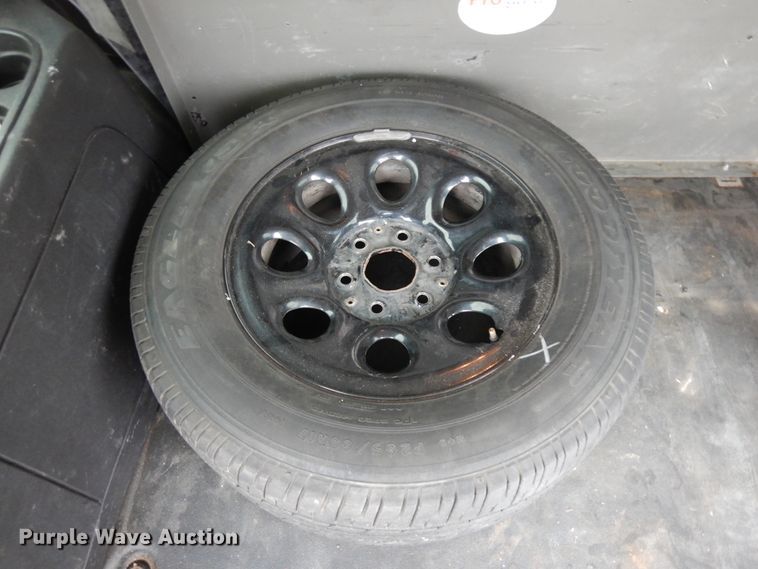 image for item DJ7457 2010 Chevrolet Tahoe  SUV