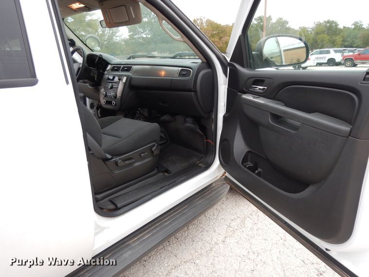 image for item DJ7457 2010 Chevrolet Tahoe  SUV