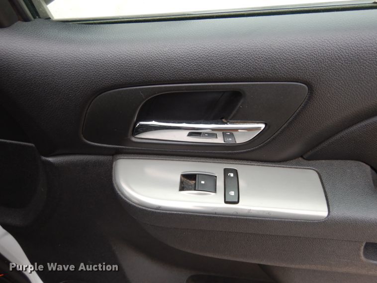 image for item DJ7457 2010 Chevrolet Tahoe  SUV