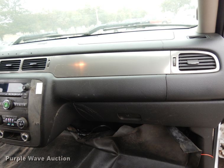 image for item DJ7457 2010 Chevrolet Tahoe  SUV