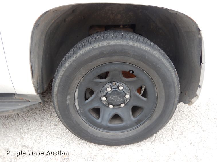 image for item DJ7457 2010 Chevrolet Tahoe  SUV