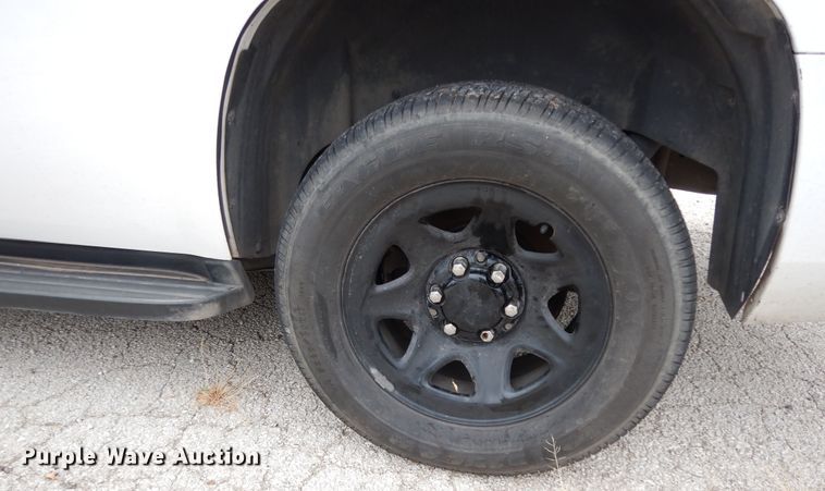 image for item DJ7457 2010 Chevrolet Tahoe  SUV