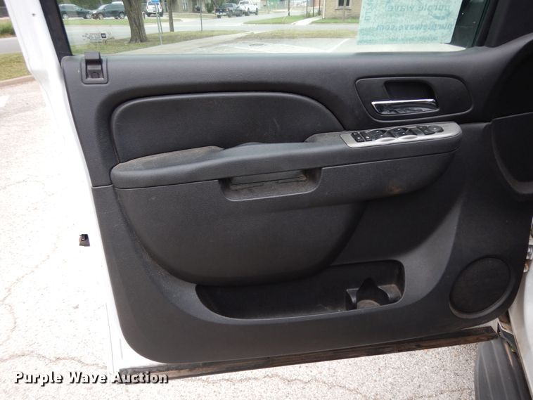 image for item DJ7459 2012 Chevrolet Tahoe Police  SUV