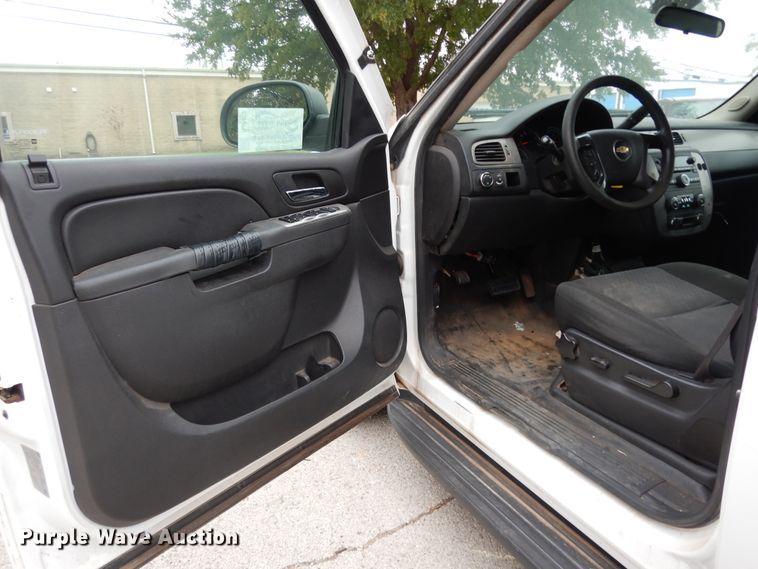 image for item DJ7460 2013 Chevrolet Tahoe Police  SUV