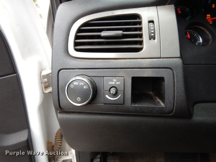 image for item DJ7460 2013 Chevrolet Tahoe Police  SUV