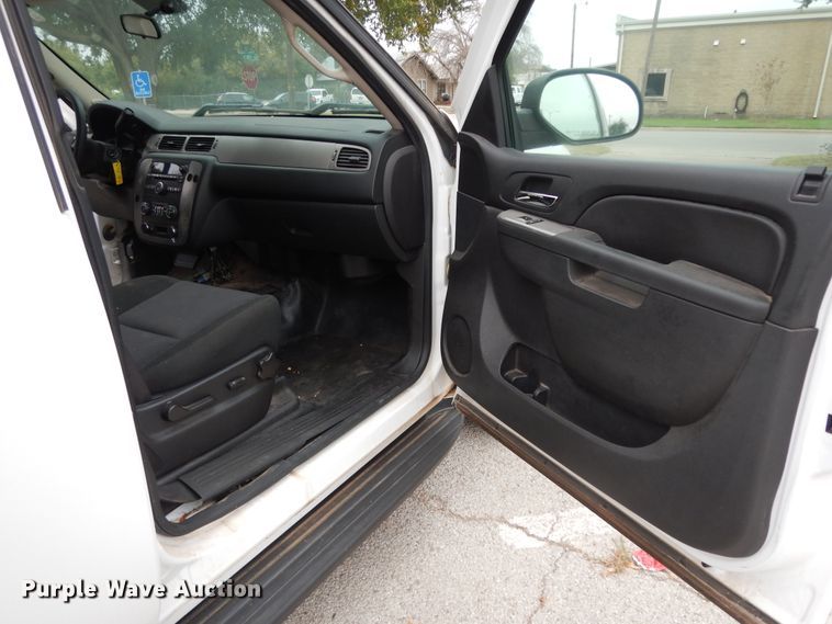 image for item DJ7460 2013 Chevrolet Tahoe Police  SUV