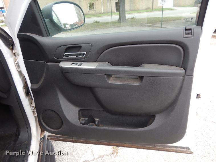 image for item DJ7460 2013 Chevrolet Tahoe Police  SUV