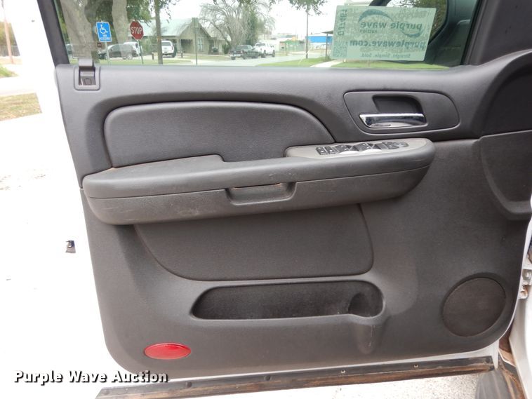 image for item DJ7461 2012 Chevrolet Tahoe Police  SUV