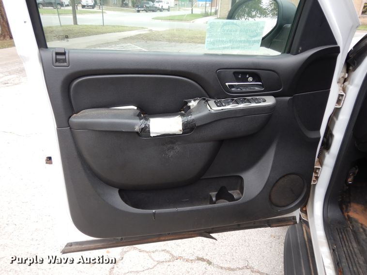 image for item DJ7462 2012 Chevrolet Tahoe Police  SUV