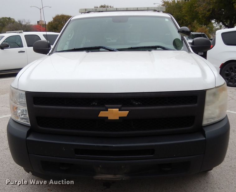 image for item DJ7465 2012 Chevrolet Silverado 1500  Crew Cab pickup truck
