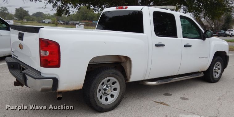 image for item DJ7465 2012 Chevrolet Silverado 1500  Crew Cab pickup truck