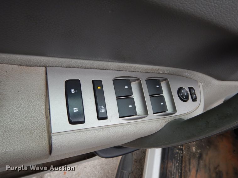 image for item DJ7465 2012 Chevrolet Silverado 1500  Crew Cab pickup truck