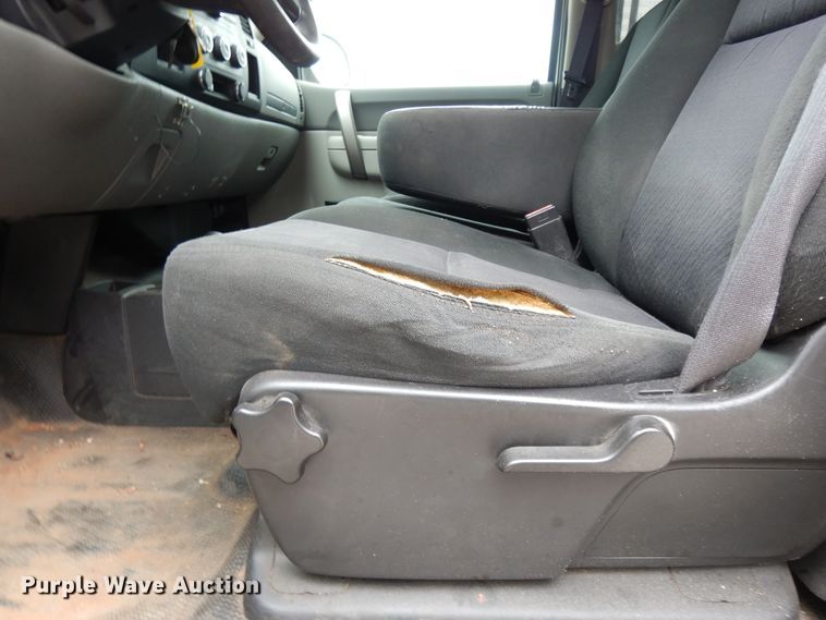 image for item DJ7465 2012 Chevrolet Silverado 1500  Crew Cab pickup truck