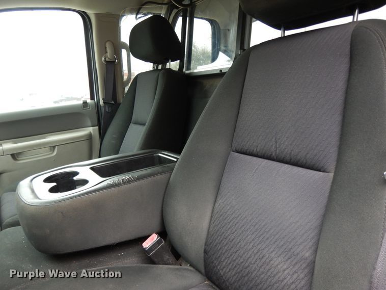 image for item DJ7465 2012 Chevrolet Silverado 1500  Crew Cab pickup truck