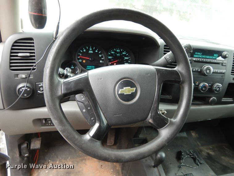 image for item DJ7465 2012 Chevrolet Silverado 1500  Crew Cab pickup truck