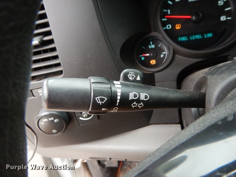 image for item DJ7465 2012 Chevrolet Silverado 1500  Crew Cab pickup truck