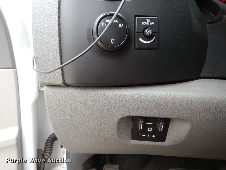 image for item DJ7465 2012 Chevrolet Silverado 1500  Crew Cab pickup truck